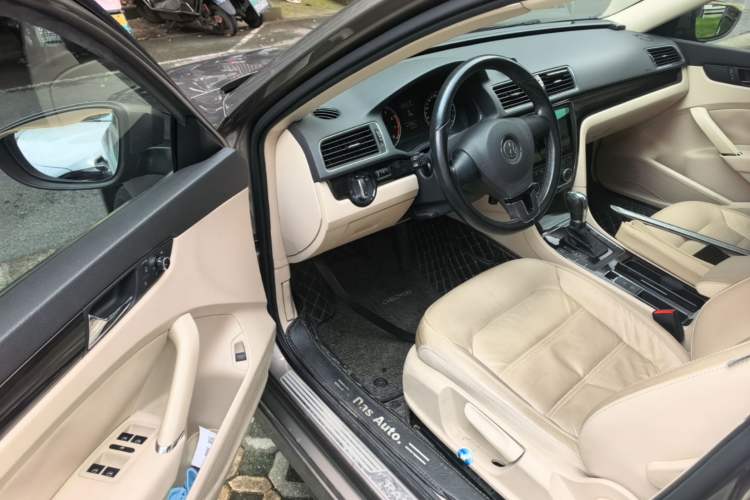 Used Volkswagen Passat 2014 1.8TSI DSG Prestige Edition Driver Seat