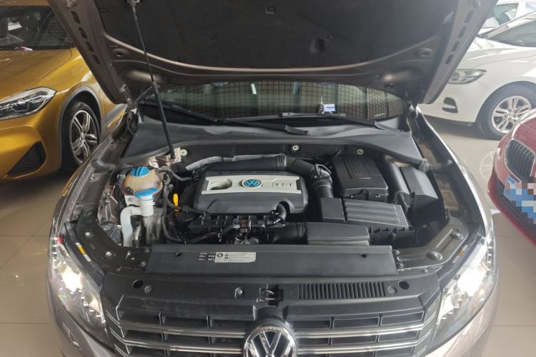 Used Volkswagen Passat 2014 1.8TSI DSG Prestige Edition Engine Bay