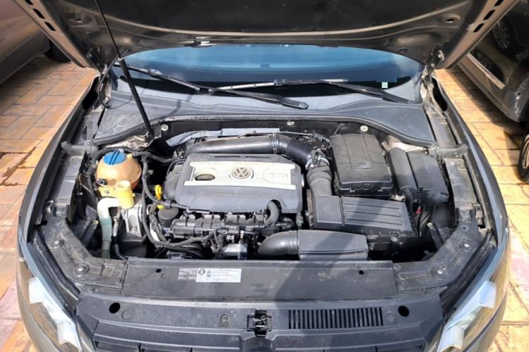 Used Volkswagen Passat 2014 1.8TSI DSG Prestige Edition Engine Bay