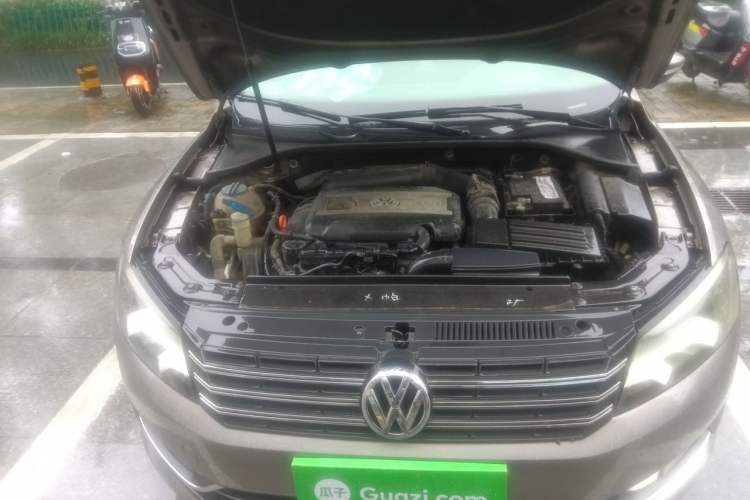 Used Volkswagen Passat 2014 1.8TSI DSG Prestige Edition Engine Bay