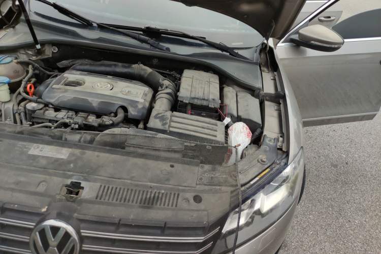 Used Volkswagen Passat 2014 1.8TSI DSG Prestige Edition Engine Bay Left