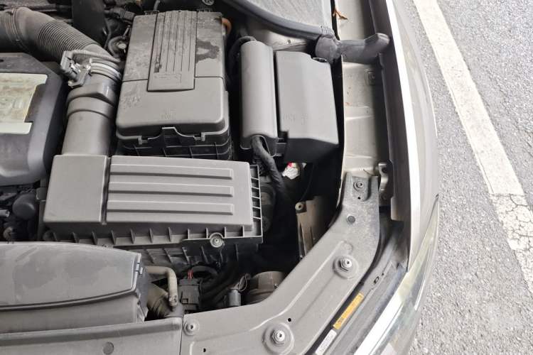 Used Volkswagen Passat 2014 1.8TSI DSG Prestige Navigation Edition Engine Bay Left