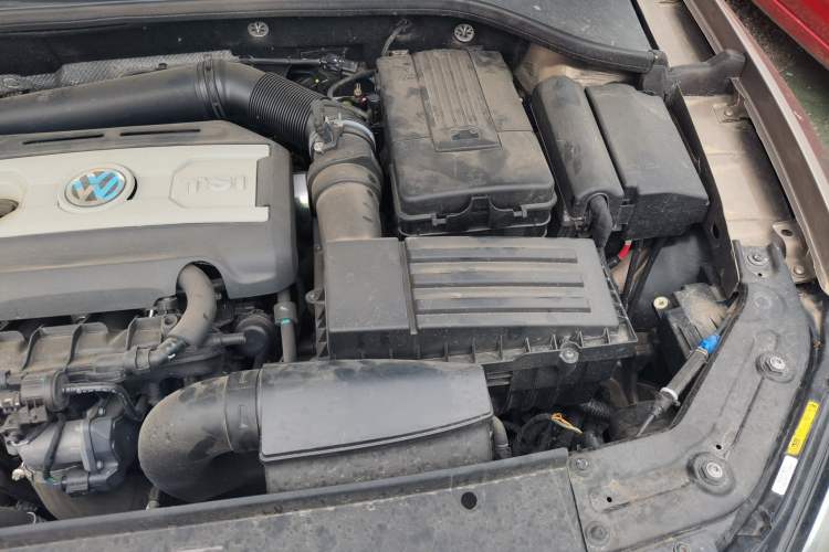 Used Volkswagen Passat 2014 1.8TSI DSG Prestige Edition Engine Bay Left