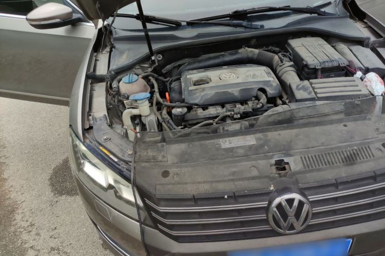 Used Volkswagen Passat 2014 1.8TSI DSG Prestige Edition Engine Bay Right