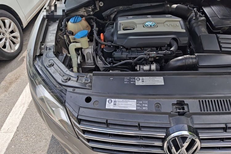 Used Volkswagen Passat 2014 1.8TSI DSG Prestige Edition Engine Bay Right