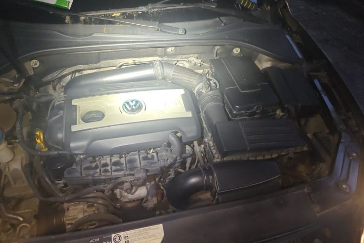 Used Volkswagen Passat 2014 1.8TSI DSG Prestige Edition Engine Bay
