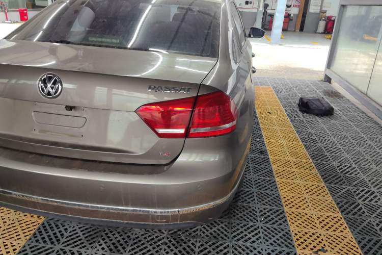 Used Volkswagen Passat 2014 1.8TSI DSG Luxury Edition Exterior 3