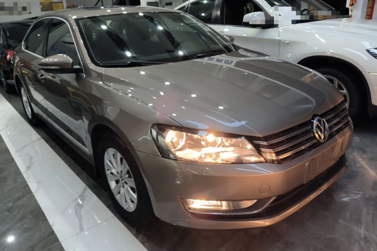 Used Volkswagen Passat 2014 1.8TSI DSG Prestige Edition Front Right 45 Deg