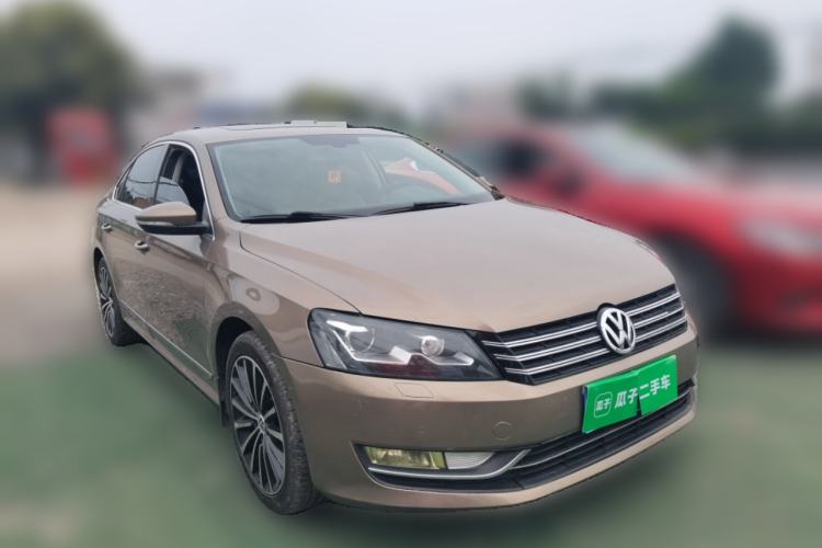 Used Volkswagen Passat 2014 1.8TSI DSG Prestige Edition Front Right 45 Deg