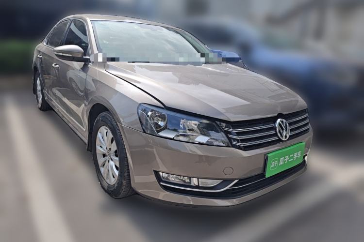 Used Volkswagen Passat 2014 1.8TSI DSG Prestige Edition Front Right 45 Deg