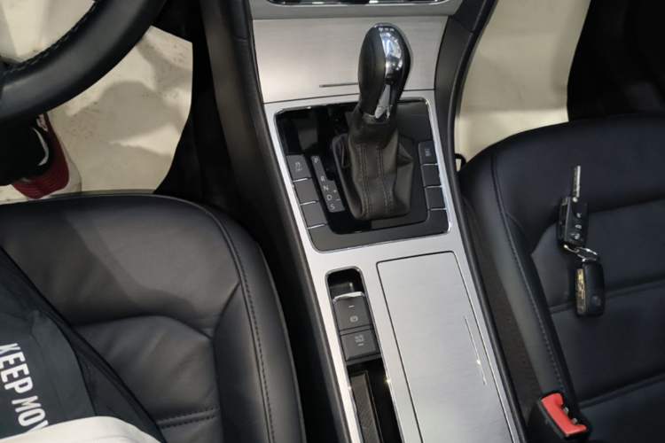 Used Volkswagen Passat 2014 1.8TSI DSG Prestige Edition Gear Lever