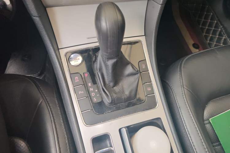 Used Volkswagen Passat 2014 1.8TSI DSG Prestige Edition Gear Lever