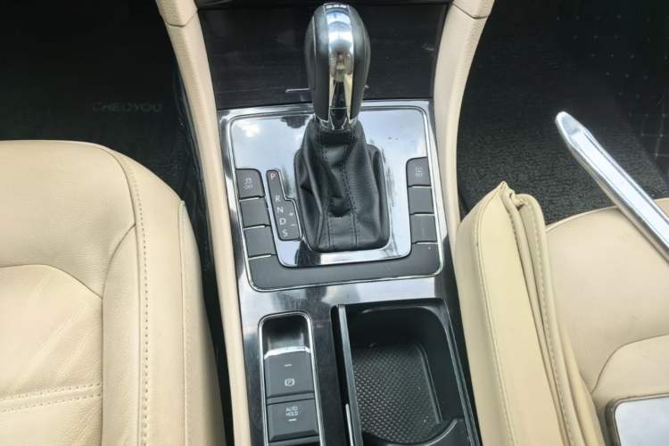 Used Volkswagen Passat 2014 1.8TSI DSG Prestige Edition Gear Lever