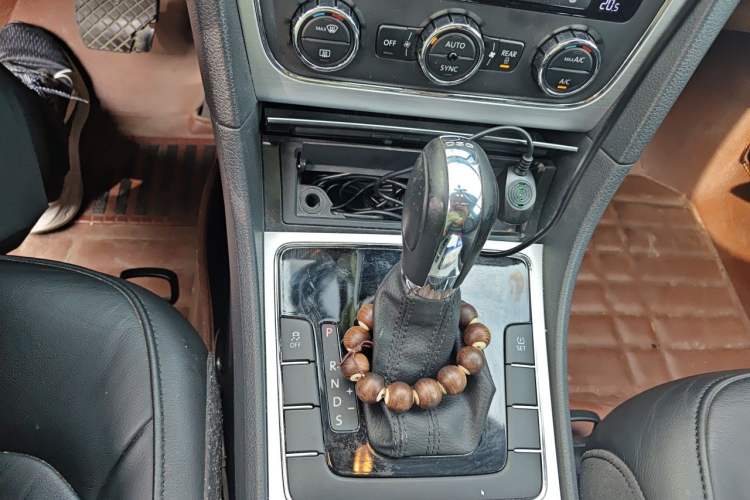 Used Volkswagen Passat 2014 1.8TSI DSG Prestige Edition Gear Lever