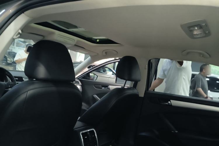 Used Volkswagen Passat 2014 1.8TSI DSG Prestige Edition Headliner