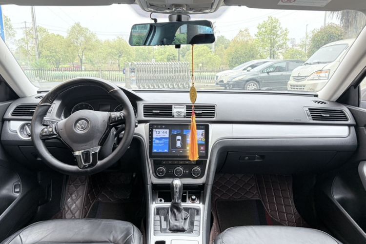 Used Volkswagen Passat 2014 1.8TSI DSG Prestige Edition Interior 1