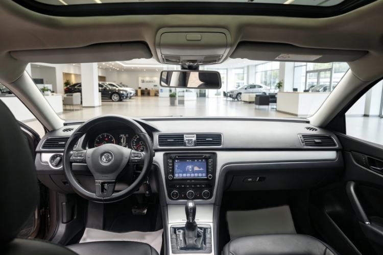 Used Volkswagen Passat 2014 1.8TSI DSG Prestige Edition Interior 1