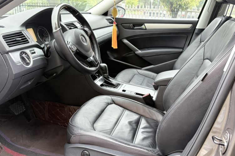 Used Volkswagen Passat 2014 1.8TSI DSG Prestige Edition Interior 2