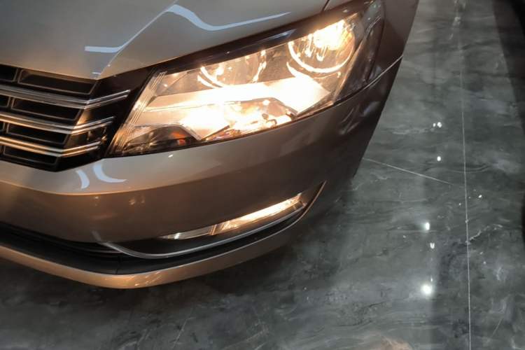 Used Volkswagen Passat 2014 1.8TSI DSG Prestige Edition Left Front Headlight