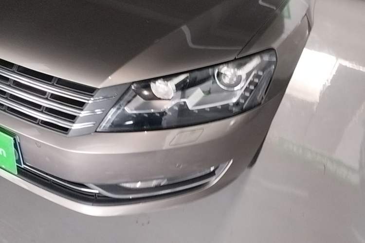 Used Volkswagen Passat 2014 1.8TSI DSG Prestige Edition Left Front Headlight