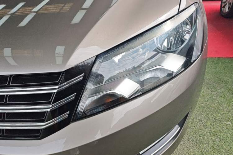 Used Volkswagen Passat 2014 1.8TSI DSG Prestige Edition Left Front Headlight