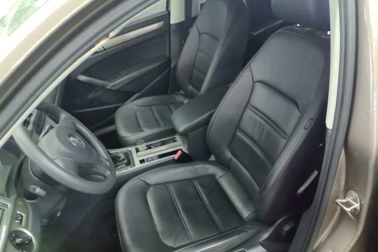 Used Volkswagen Passat 2014 1.8TSI DSG Luxury Edition Left Front Seat