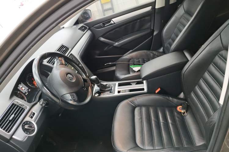 Used Volkswagen Passat 2014 1.8TSI DSG Prestige Navigation Edition Left Front Seat