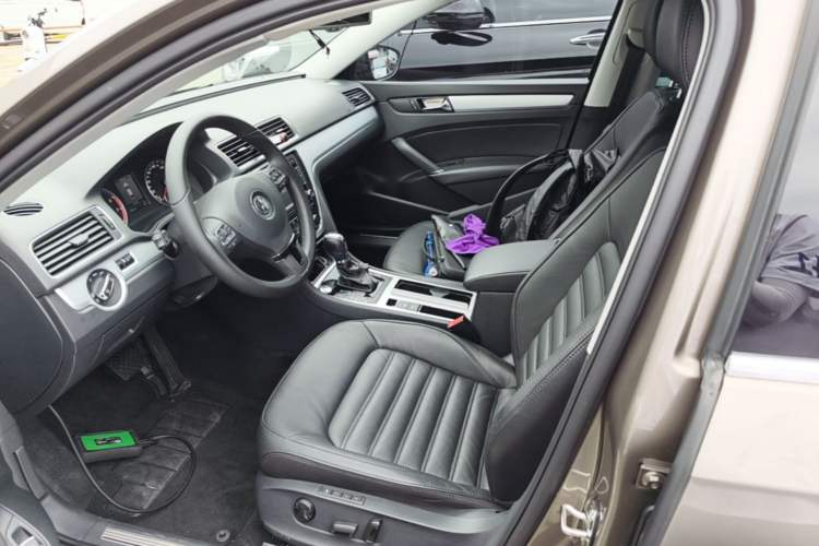 Used Volkswagen Passat 2014 1.8TSI DSG Ultimate Edition Left Front Seat