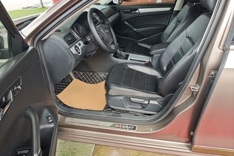Used Volkswagen Passat 2014 1.8TSI DSG Prestige Edition Left Front Seat