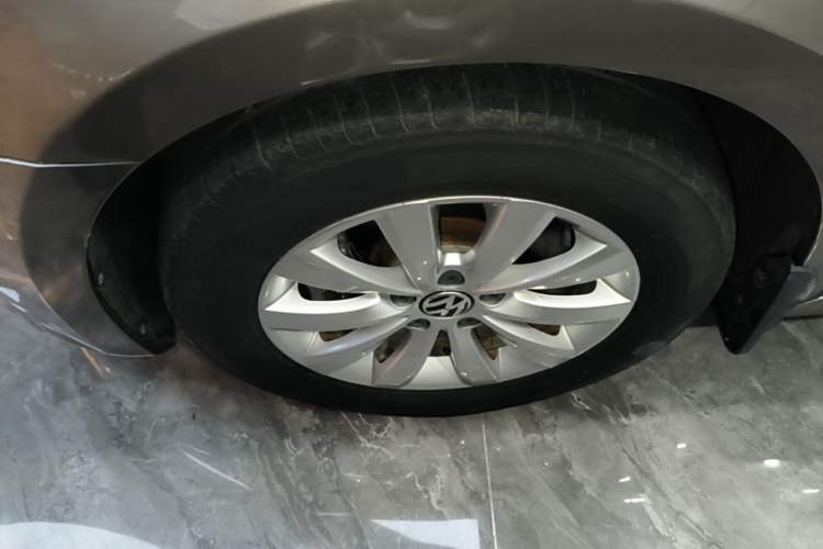 Used Volkswagen Passat 2014 1.8TSI DSG Prestige Edition Left Front Wheel Hub