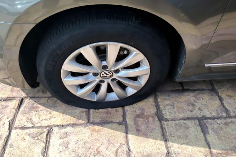 Used Volkswagen Passat 2014 1.8TSI DSG Prestige Edition Left Front Wheel Hub