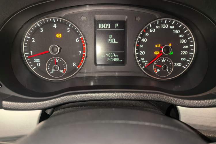 Used Volkswagen Passat 2014 1.8TSI DSG Prestige Edition Odometer Close Up