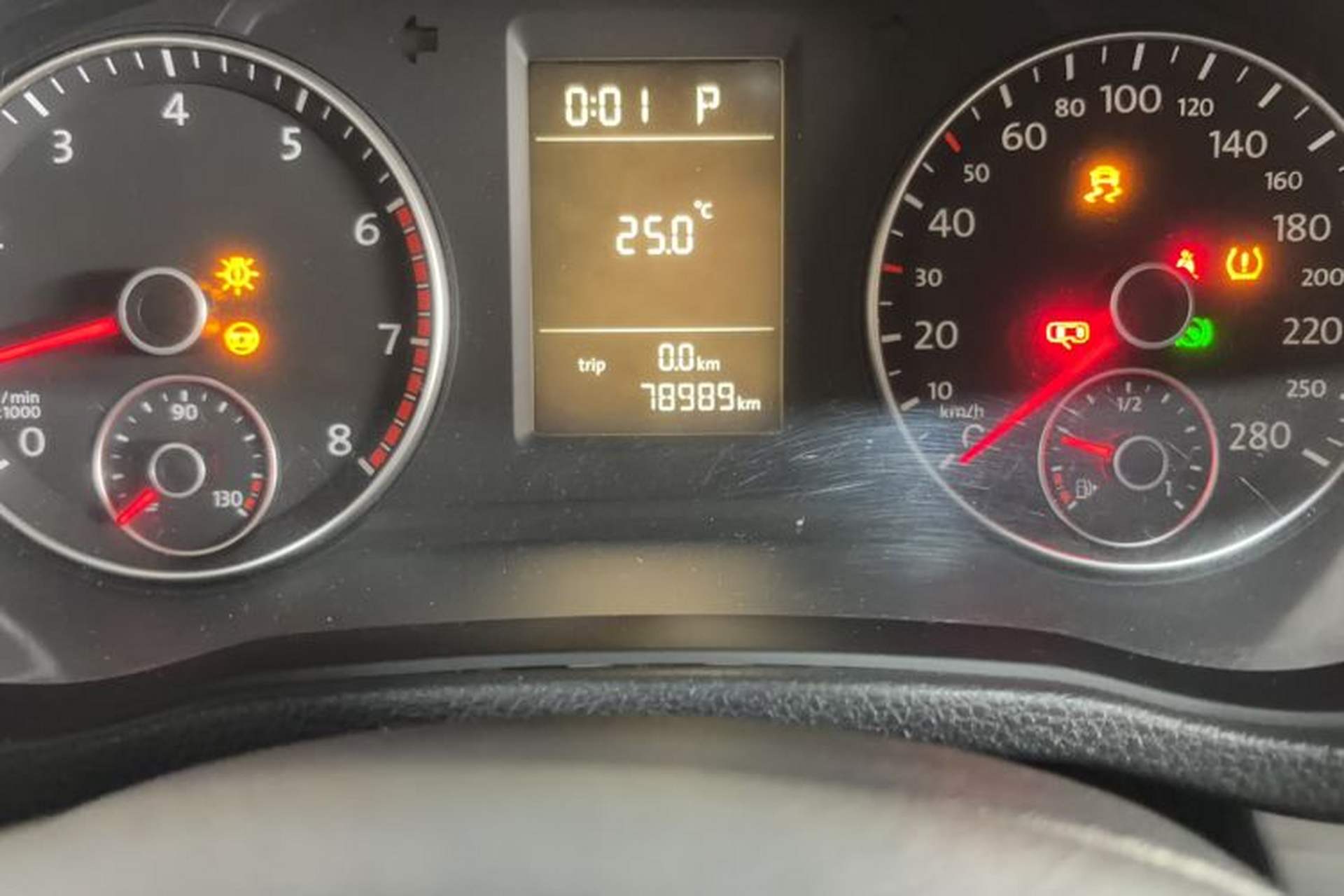 Used Volkswagen Passat 2014 1.8TSI DSG Prestige Edition Odometer Close Up
