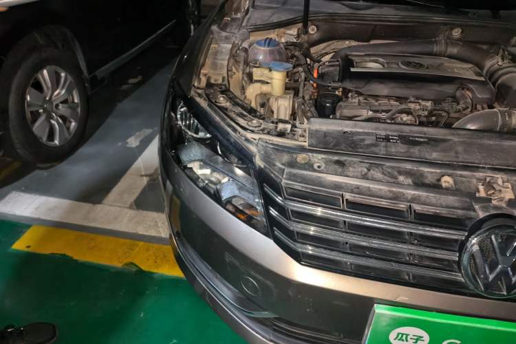 Used Volkswagen Passat 2014 1.8TSI DSG Prestige Edition Right Front Headlight