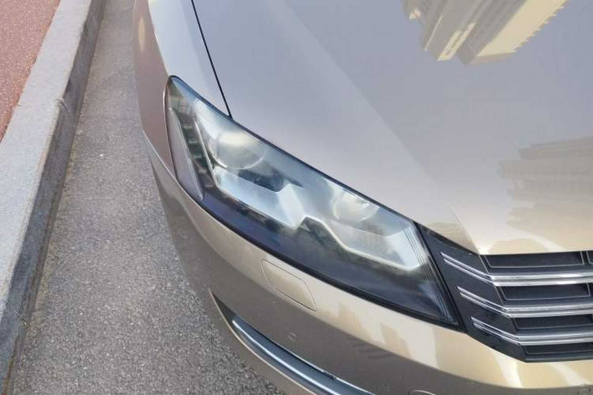 Used Volkswagen Passat 2014 2.0 TSI DSG Prestige Navigation Edition Right Front Headlight