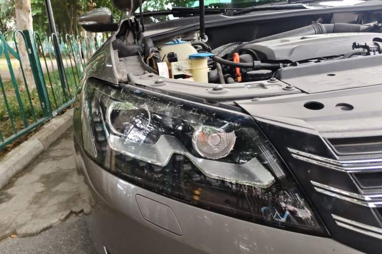 Used Volkswagen Passat 2014 1.8TSI DSG Prestige Navigation Edition Right Front Headlight