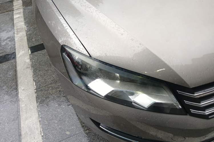 Used Volkswagen Passat 2014 1.8TSI DSG Prestige Edition Right Front Headlight