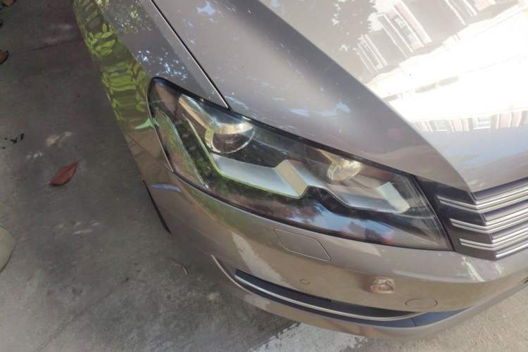 Used Volkswagen Passat 2014 1.8TSI DSG Prestige Edition Right Front Headlight
