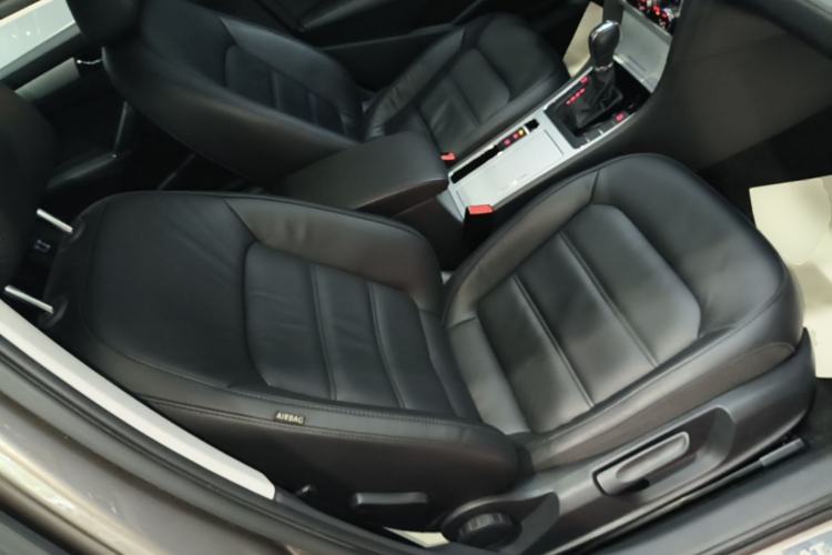 Used Volkswagen Passat 2014 1.8TSI DSG Prestige Edition Right Front Seat