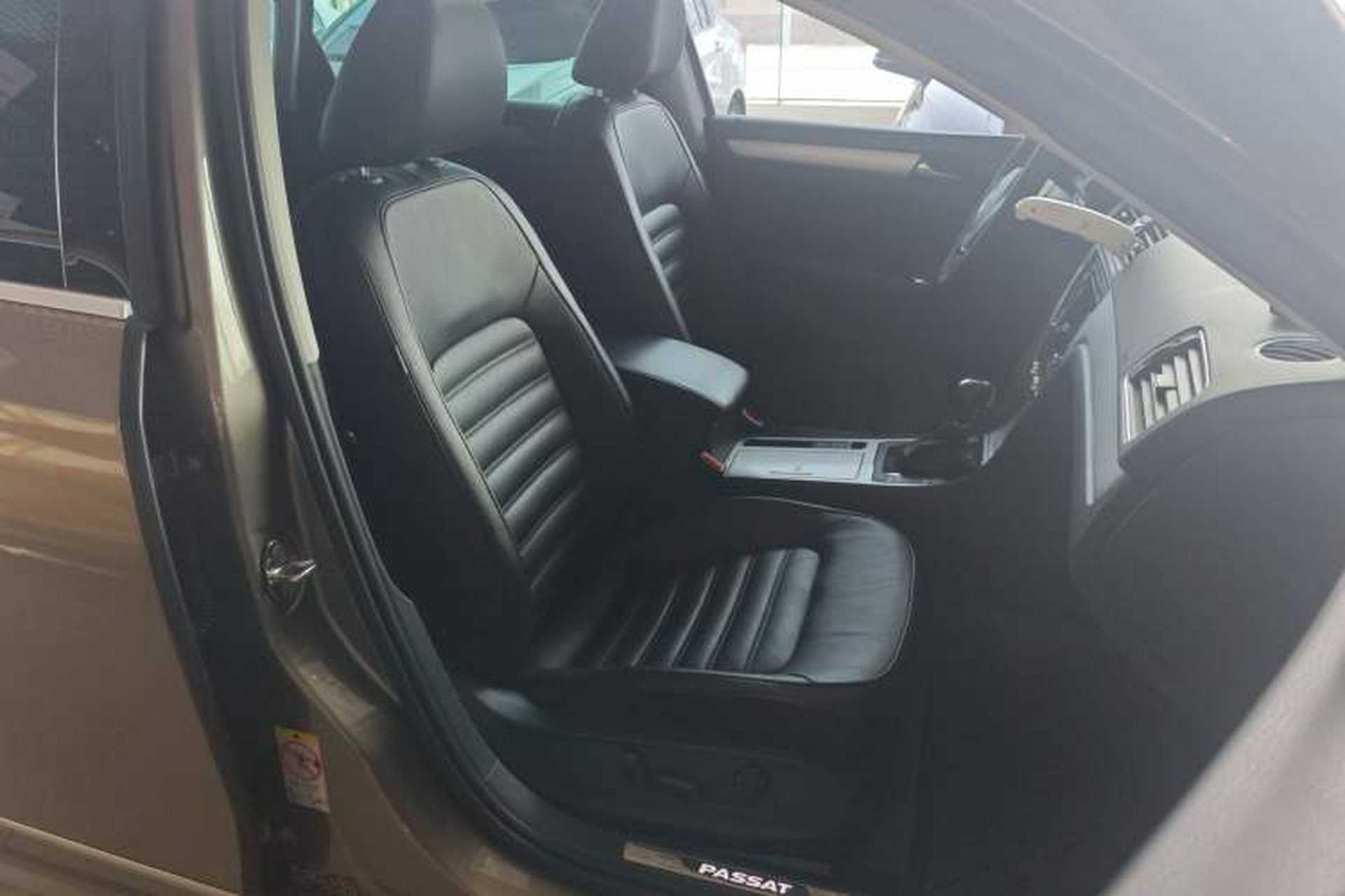 Used Volkswagen Passat 2014 1.8TSI DSG Prestige Edition Right Front Seat
