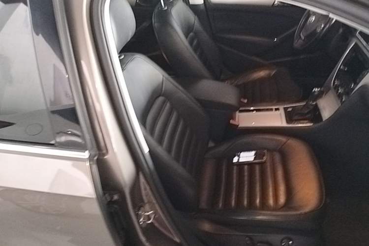 Used Volkswagen Passat 2014 1.8TSI DSG Prestige Edition Right Front Seat