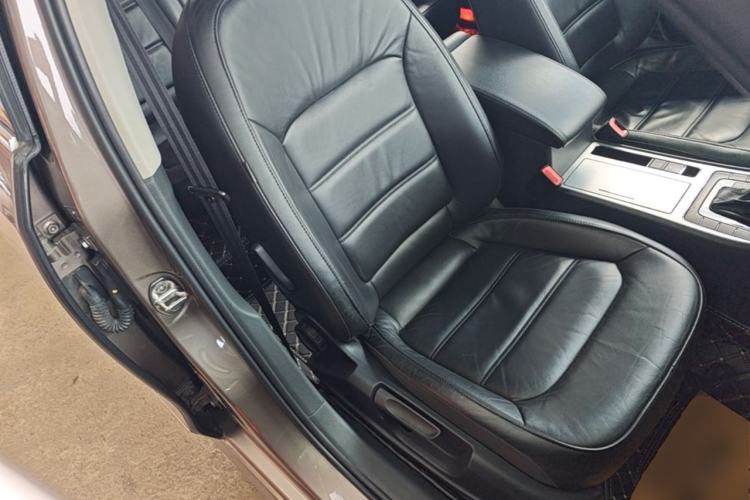 Used Volkswagen Passat 2014 1.8TSI DSG Prestige Edition Right Front Seat