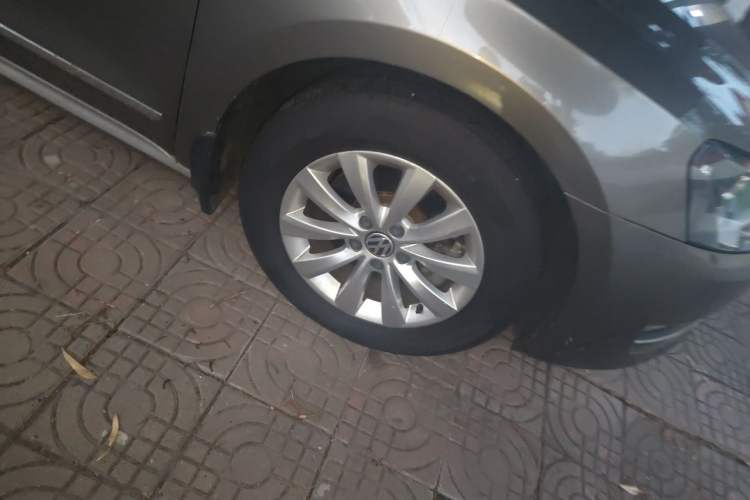 Used Volkswagen Passat 2014 1.8TSI DSG Prestige Edition Right Front Wheel Hub