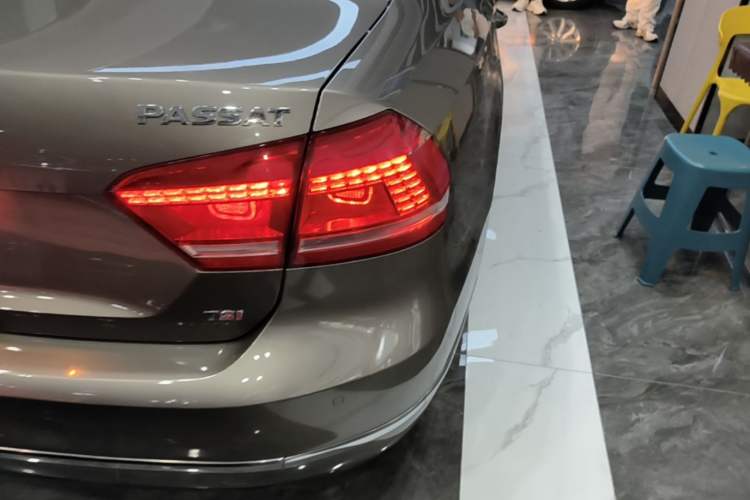 Used Volkswagen Passat 2014 1.8TSI DSG Prestige Edition Right Rear Taillight