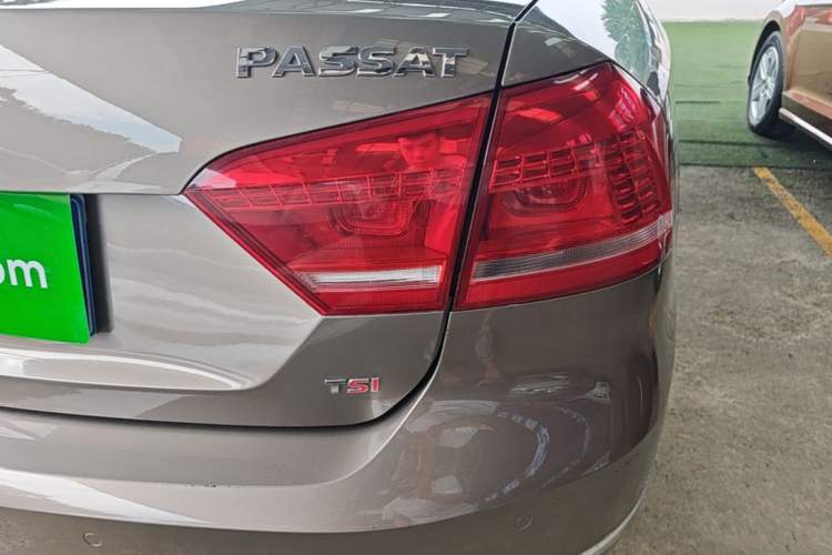 Used Volkswagen Passat 2014 1.8TSI DSG Prestige Edition Right Rear Taillight