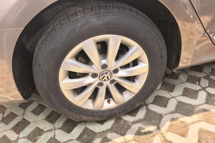 Used Volkswagen Passat 2014 1.8TSI DSG Prestige Edition Right Rear Wheel Hub