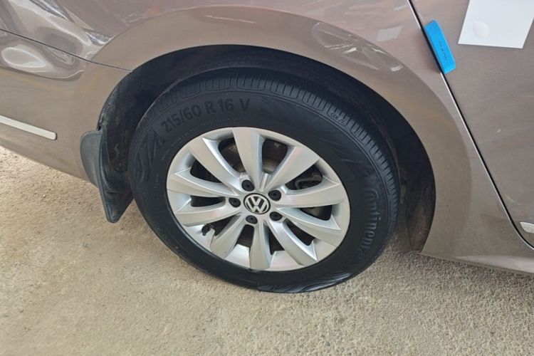Used Volkswagen Passat 2014 1.8TSI DSG Prestige Edition Right Rear Wheel Hub