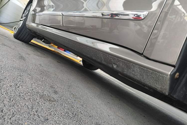 Used Volkswagen Passat 2014 1.8TSI DSG Prestige Navigation Edition Right Side Sill