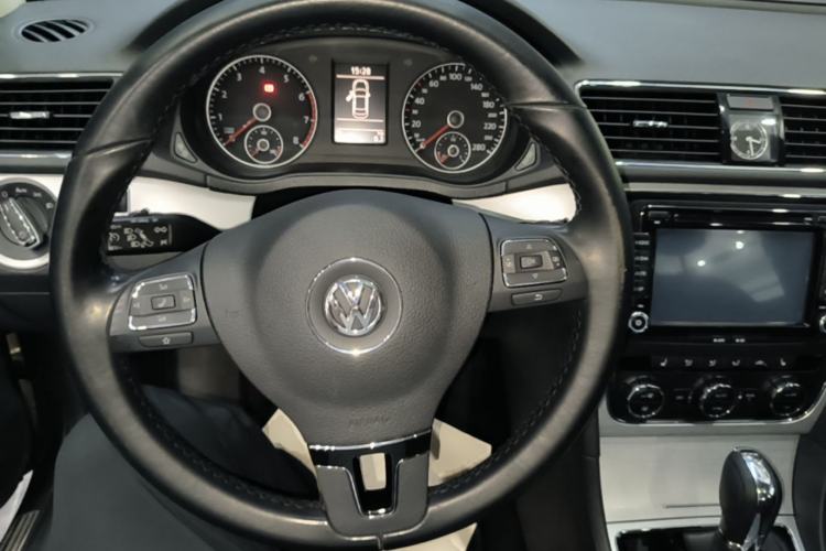 Used Volkswagen Passat 2014 1.8TSI DSG Prestige Edition Steering Wheel