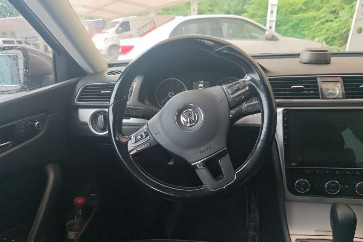 Used Volkswagen Passat 2014 1.8TSI DSG Prestige Edition Steering Wheel